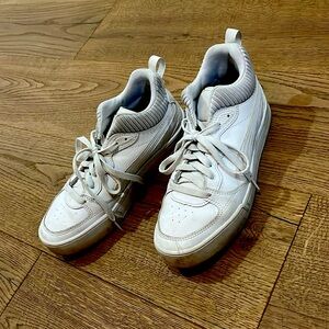 Women’s size 9 puma shoes
